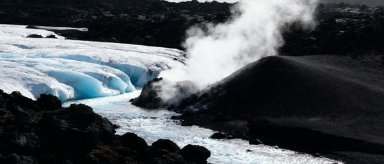 The Coexistence of Hot Springs and Cold Springs in Iceland